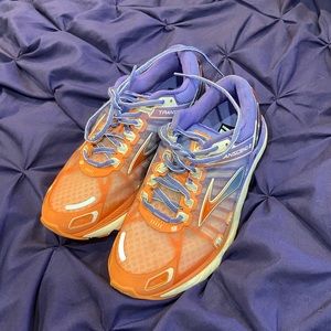 Brooks Transcend running shoes.